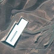 Satellitbild över urananrikningsanläggningen Fordow i Iran, tagen innan de amerikanska bombningarna. 