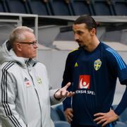 Janne Andersson och Zlatan Ibrahimovic inför VM-kvalmatch mot Polen, mars 2022.