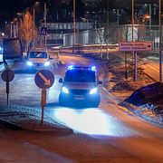 Det pågår en stor insats runt ambassaden.