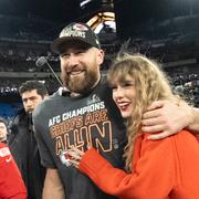 Taylor Swift och pojkvännen Travis Kelce. 