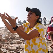 Människor letar efter sina närstående i La Guaira, Venezuela den 26 juni 2026.