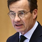 Ulf Kristersson var först ut i talarstolen.
