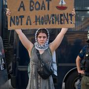 Protest utanför Israels ambassad i Aten. 