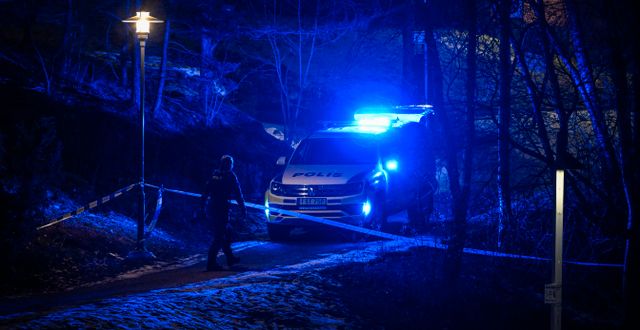 Polisen på plats i Sundbyberg.  Jessica Gow/TT