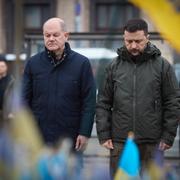 Scholz och Ukrainas president Volodymyr Zelenskyj, arkivbild. 