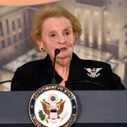 Madeleine Albright talar på USA:s utrikesdepartement tidigare i januari.