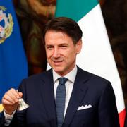 Giuseppe Conte, Italiens premiärminister, i mitten.