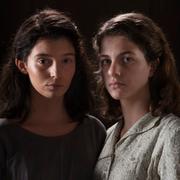 Gaia Girace (Lila) och Margherita Mazzucco (Elena) i My brilliant friend.