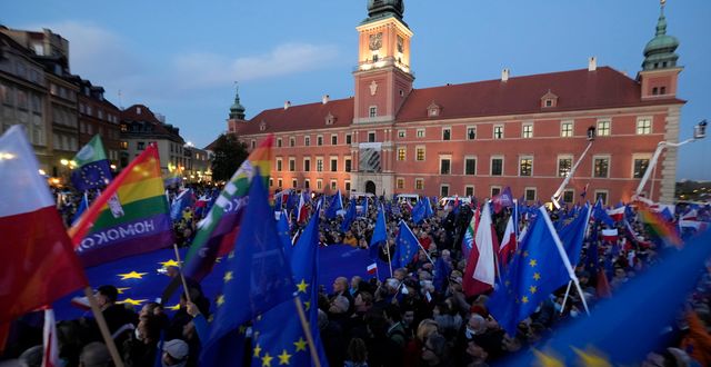 Pro-EU-demonstration i Warszawa i oktober.  Czarek Sokolowski/AP/TT