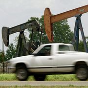 Illustrationsbild. Oljepumpar i Texas. 