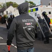 Delar av protesterna har präglats av rasistiskt våld.