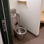 Den svenska regeringen har sänkt straffbarhetsåldern till 13, vilket kan leda till att barn i den åldern döms till fängelse.