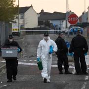 Arkivbild. Polis på mordplatsen i Londonderry. 