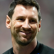 Lionel Messi under uppvärmningen inför semifinalen mot England. Bilden är ett montage.