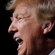 Donald Trump talar 17 december.