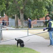 Polisen på plats efter skottlossningen.