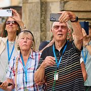 Turister utanför Santiago de Compostela förra året.