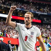 Harry Kane knyter näven efter åttondelsfinalen.