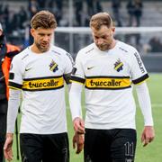 AIK:s Anton Salétros och John Guidetti efter matchen. 