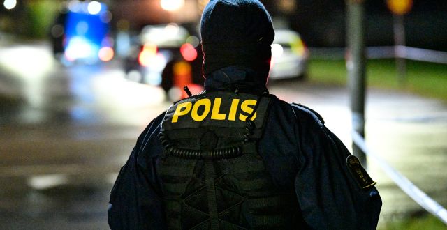 Polisen på plats efter en skottlossning i Osby. Johan Nilsson/TT