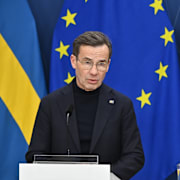 Statsminister Ulf Kristersson (M) och socialtjänstminister Camilla Waltersson Grönvall (M).