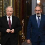 President Putin och Armeniens premiärminister  Nikol Pasjinjan vid ett möte i Moskva 25 maj. 