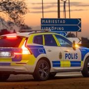 Polisen i Grästorp i maj.