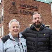 Poliserna Peter Åkerström och Jens Fischer är vice ordförande respektive ordförande i partiet Oberoende realister. 