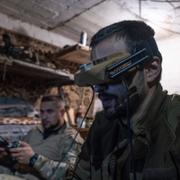 Drönarpilot på foto taget av ukrainsk militär, förmedlat av AP. 23 maj 2025.