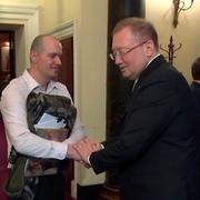 Rysslands Storbritannienambassadör Alexander Yakovenko och Charlie Rowley.