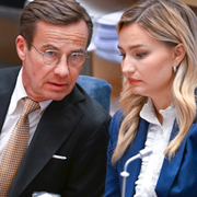 Ulf Kristersson och Ebba Busch Thor/Magdalena Andersson med delar av S-regeringen.