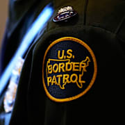 Den federala gränspolisen sköt och skadade en man på tisdagen lokal tid.