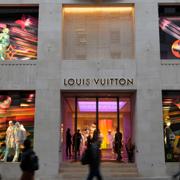 LVMH äger bland annat Louis Vuitton, Christian Dior och Bulgari.