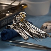 Kirurgiska instrument, arkivbild.