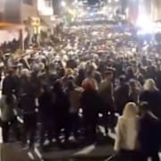 Demonstranter i Abdanan/ayatolla Ali Khamenei.