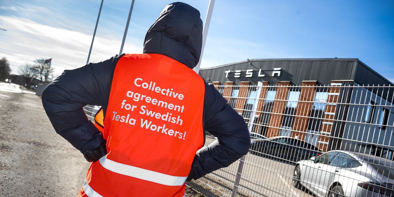 Strejkvakt utanför Tesla i Segeltorp.