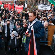  Riksdagsledamoten Jamal El-Haj talar under demonstrationen arrangerad av Together for Palestine 