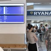 Ryanair lägger ner hälften av sina flyglinjer från Skavsta.