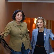 Liberalernas partiledare Simona Mohamsson (L) och Nina Larsson (L) i riksdagen.