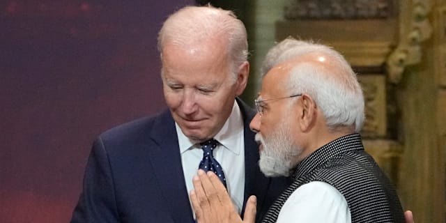 Biden och Xi under fjolårets G20-möte. Dita Alangkara / AP