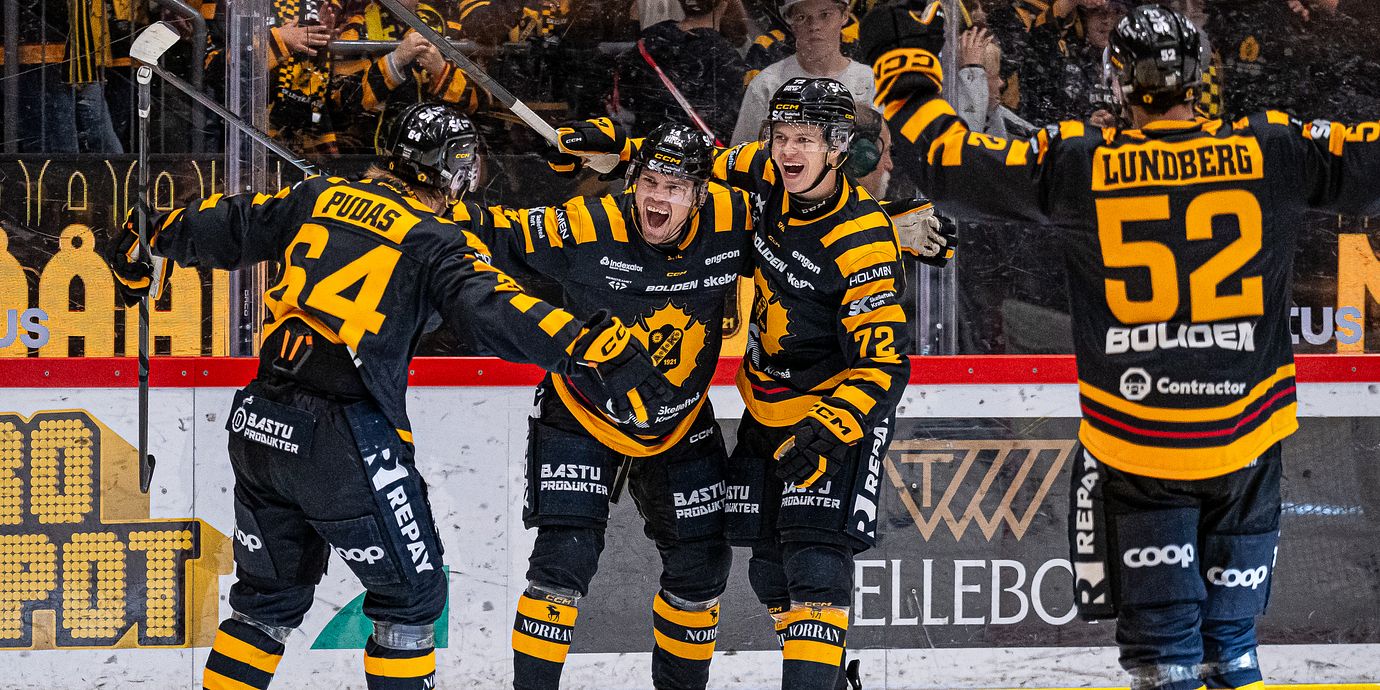 Skellefteå-spelarna jublar.