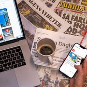 Medier i form av dagstidningar, tidningar och digitala medier.