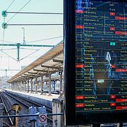 Det är en tuff måndag för den som vill ta sig till eller från Göteborg med tåg.