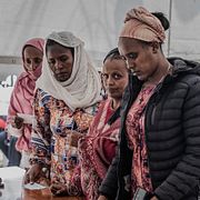 Människor röstar i Addis Abeba på måndagen.