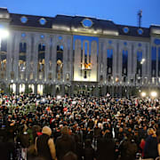 Demonstrationer utanför parlamentet. Zurab Tsertsvadze / AP