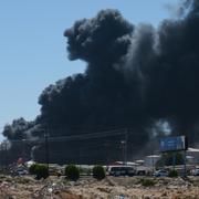 Rök efter en drönarattack i Darfur. Arkivbild från maj 2025.