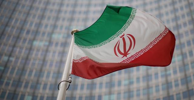 Irans flagga utanför Internationella atomenergiorganets högkvarter i Wien. Michael Gruber / AP