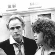 Bernardo Bertolucci, Maria Schneider och hennes motspelare Marlon Brando på inspelningen av ”Sista tangon i Paris”.