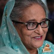 Sheikh Hasina på valdagen/anhängare i valrörelsen. 