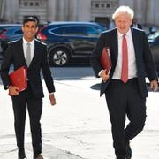 Rishi Sunak och Boris Johnson. 